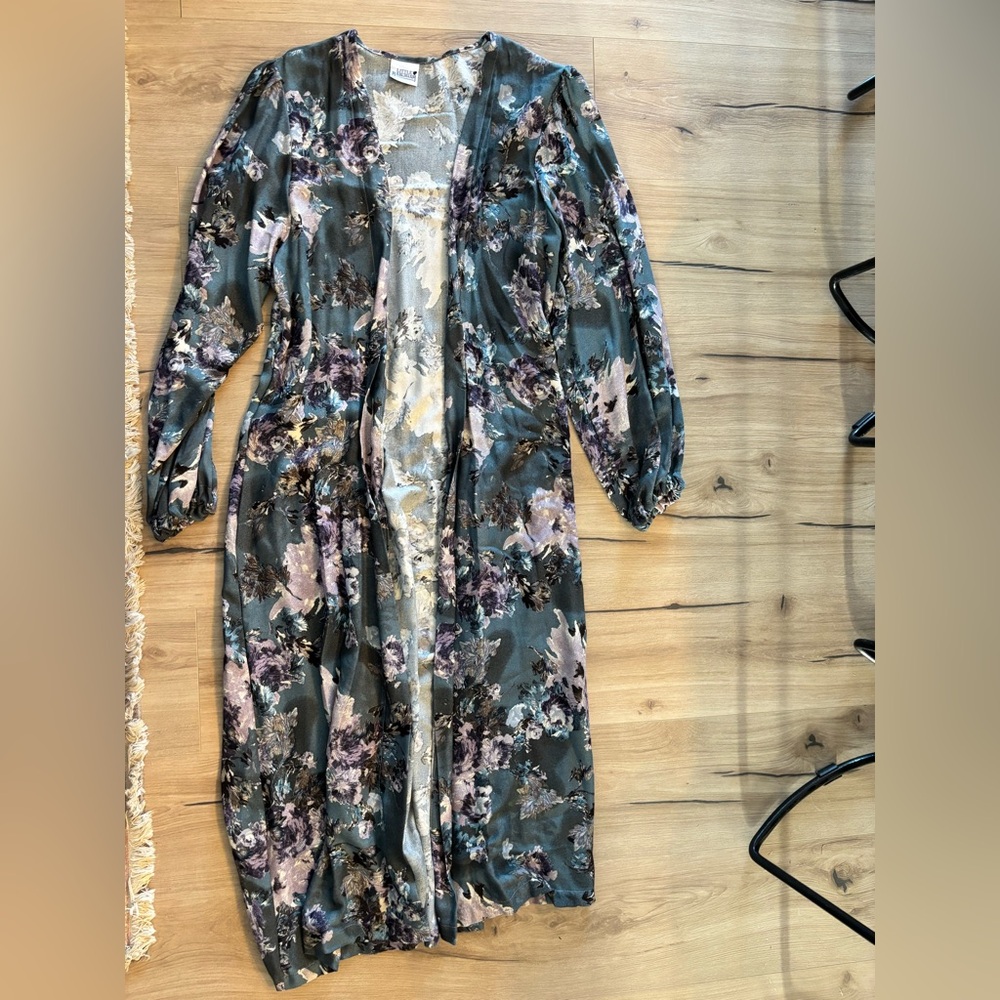 Floral Long Sleeve Kimono